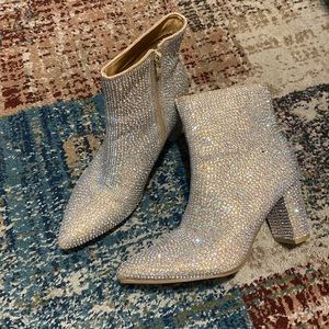 BLING BLING BOOTIES!!! Women’s size 8.5!!!